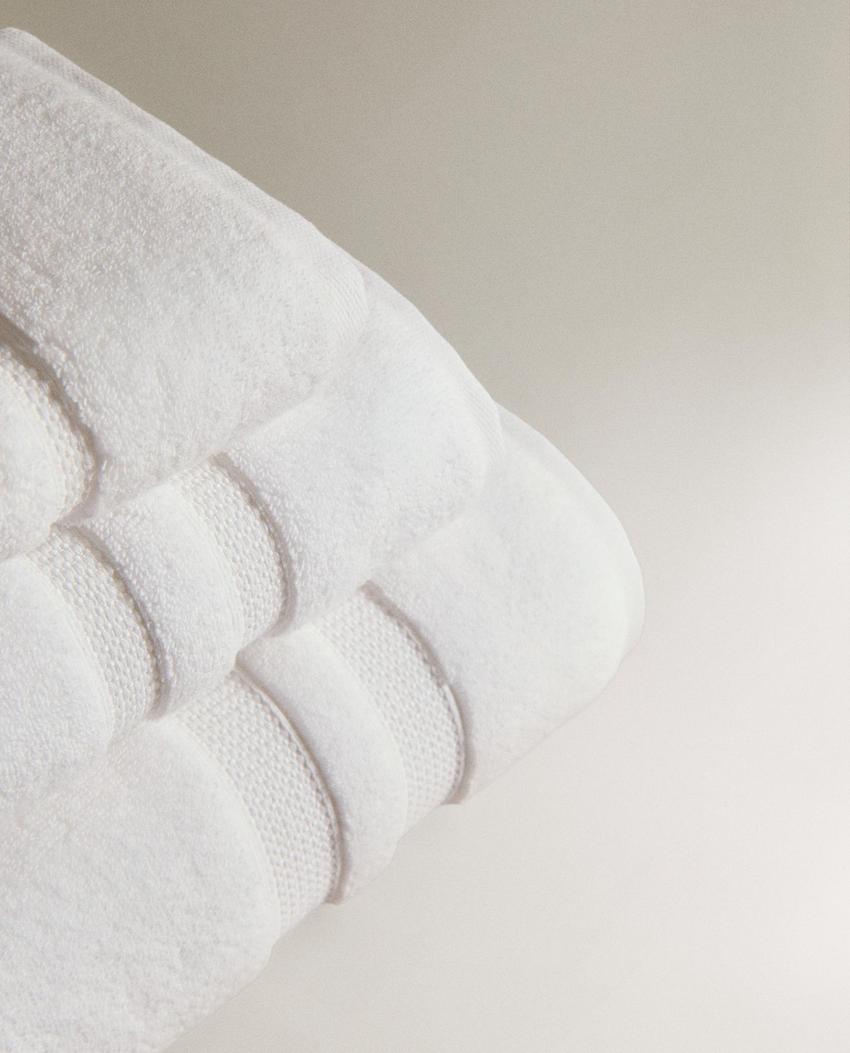 EXTRA SOFT DOUBLE BORDER BATH TOWEL